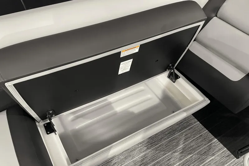 Slide: The Image of Premier 230 Sunsation 2025 - 15