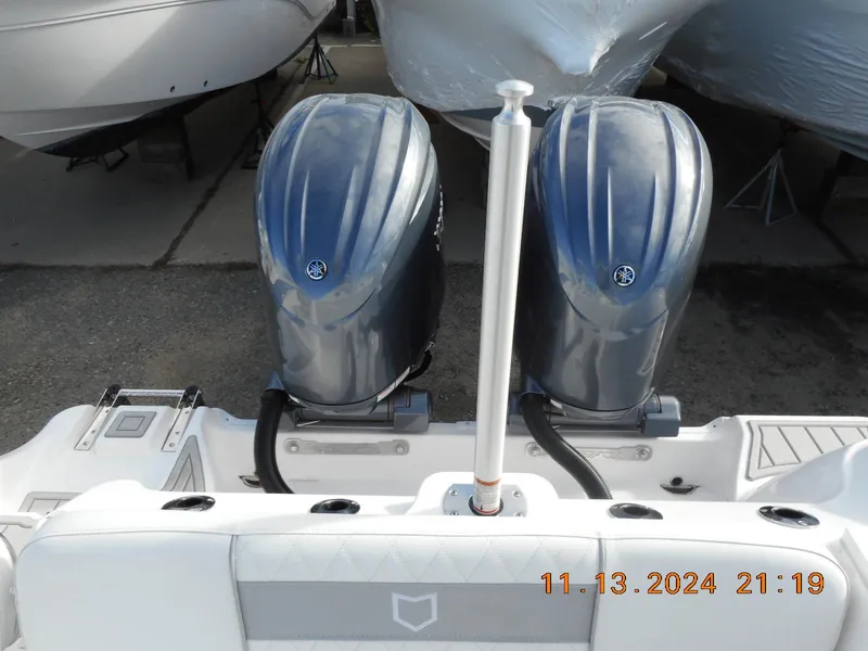 Slide: The Image of Twin Yamaha F150XSA - 16