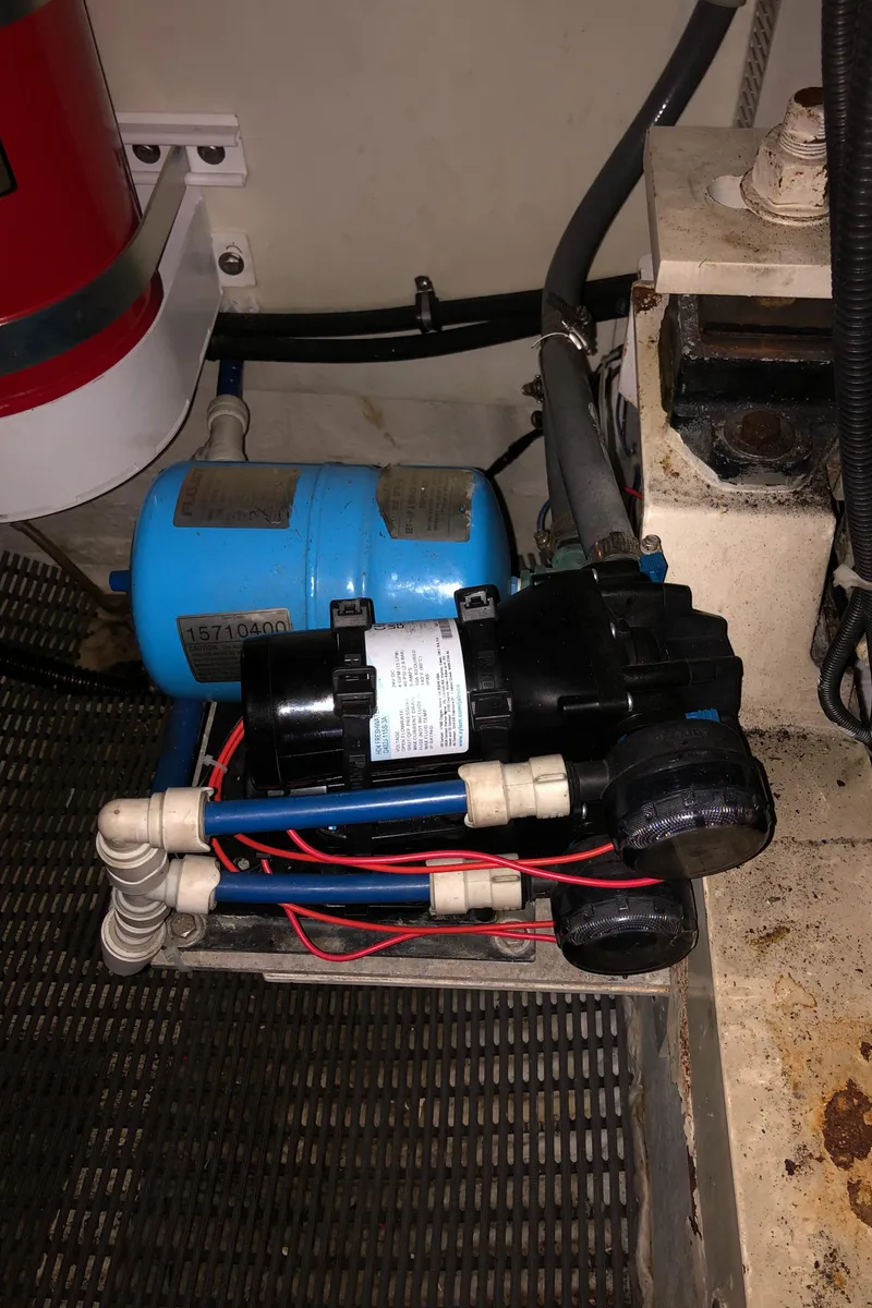 Slide: The Image of Bayliner 5288 PILOTHOUSE 2002 - 50