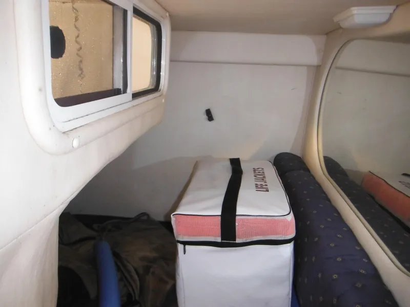 Slide: The Image of Sea Ray Sundancer 260 2002 - 74