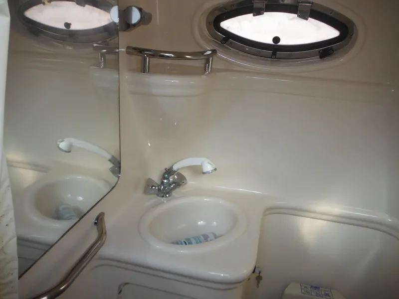 Slide: The Image of Sea Ray Sundancer 260 2002 - 80