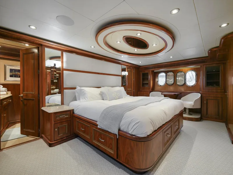 Slide: The Image of President Sterling 107 Co Ownership 2011 - 81