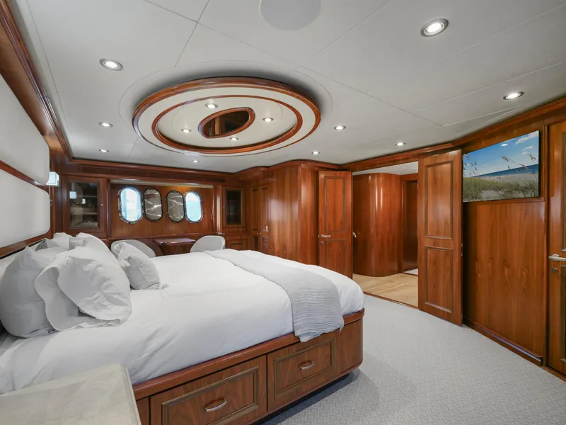 Slide: The Image of President Sterling 107 Co Ownership 2011 - 82