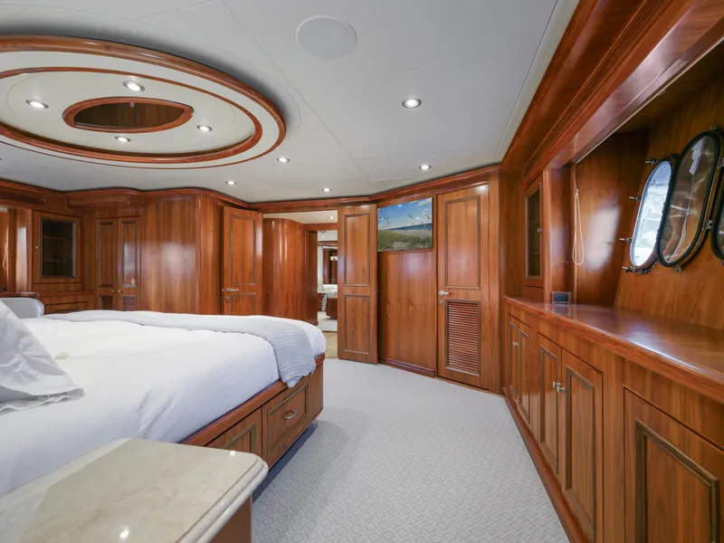 Slide: The Image of President Sterling 107 Co Ownership 2011 - 83