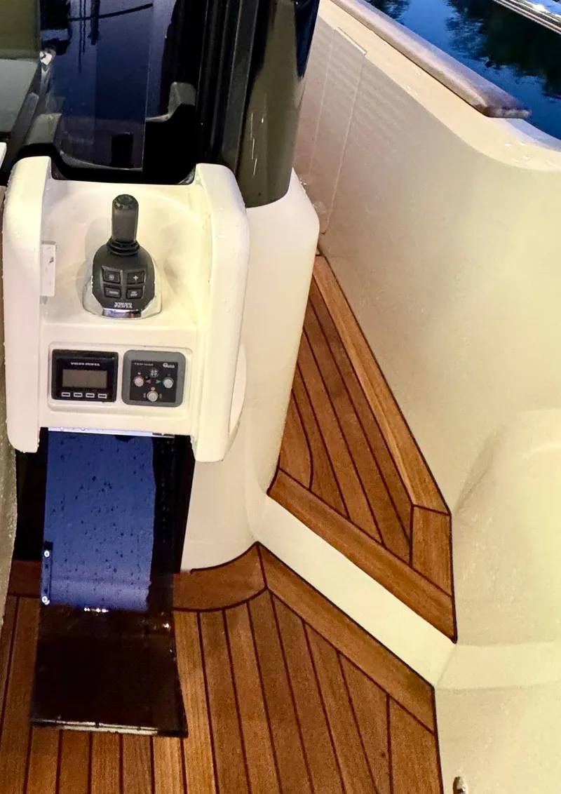 Slide: The Image of Cockpit Docking Station - Strb. Side  - 58