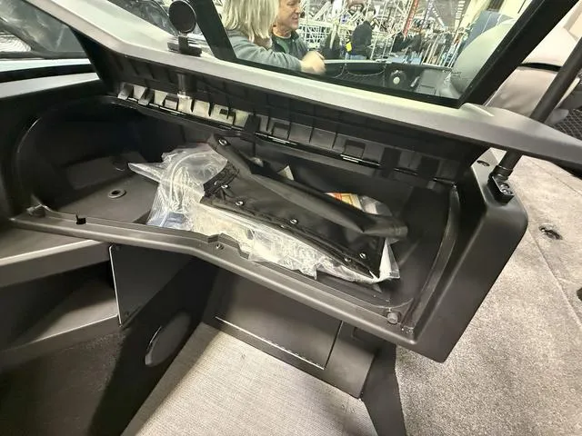 Slide: The Image of Alumacraft Trophy 175X Sport 2025 - 11