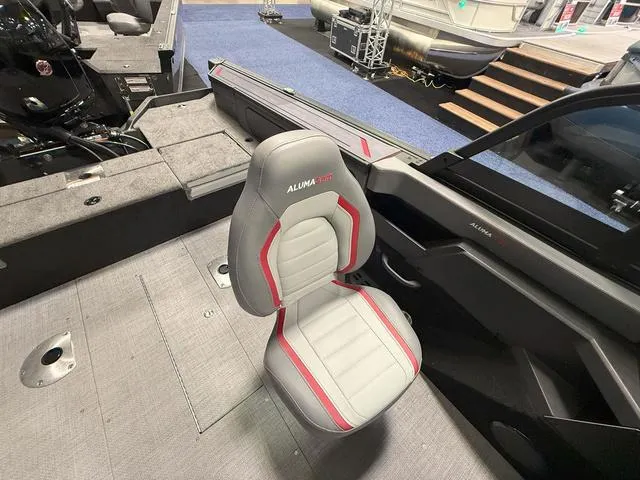 Slide: The Image of Alumacraft Trophy 175X Sport 2025 - 12