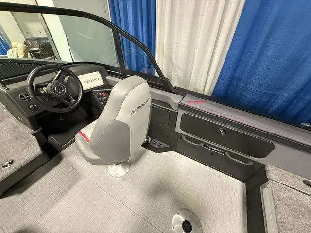 Slide: The Image of Alumacraft Trophy 175X Sport 2025 - 7