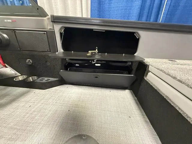 Slide: The Image of Alumacraft Trophy 175X Sport 2025 - 8