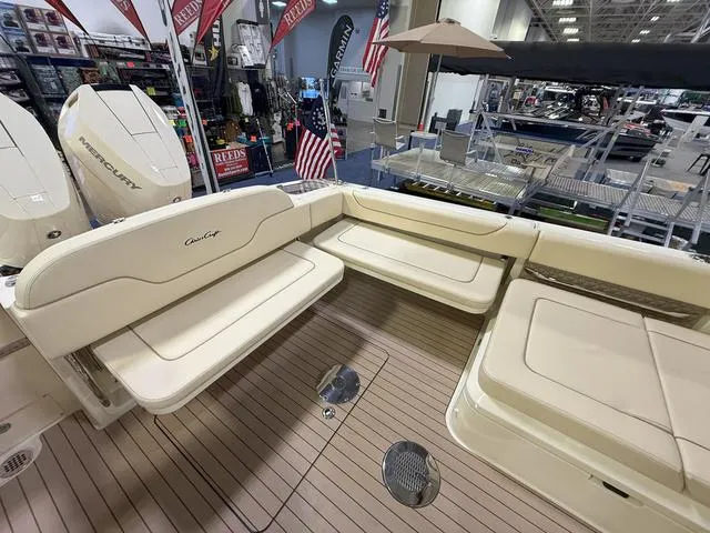 Slide: The Image of Chris-Craft Calypso 32 2025 - 7