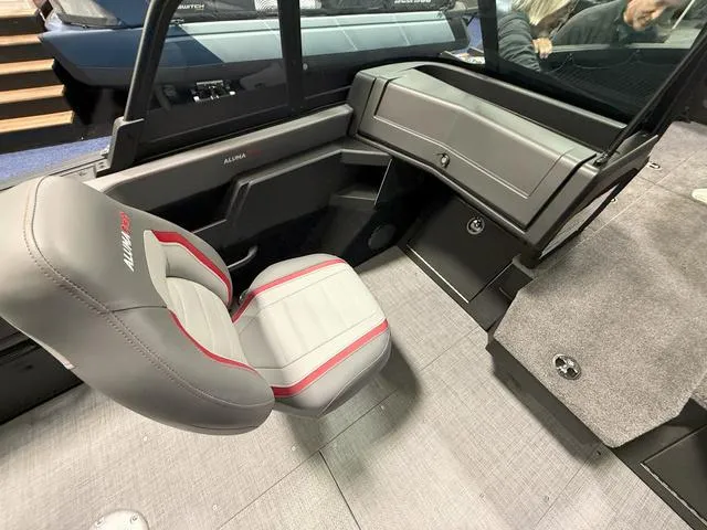 Slide: The Image of Alumacraft Trophy 175X Sport 2025 - 10