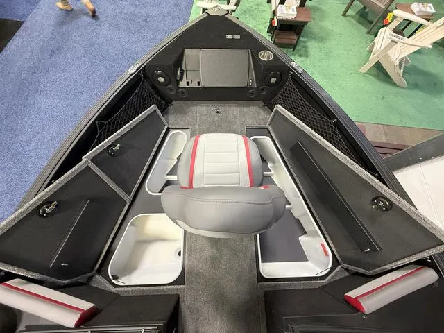 Slide: The Image of Alumacraft Trophy 175X Sport 2025 - 17
