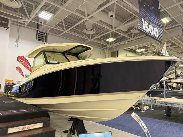 Slide: The Image of Chris-Craft Calypso 32 2025 - 3