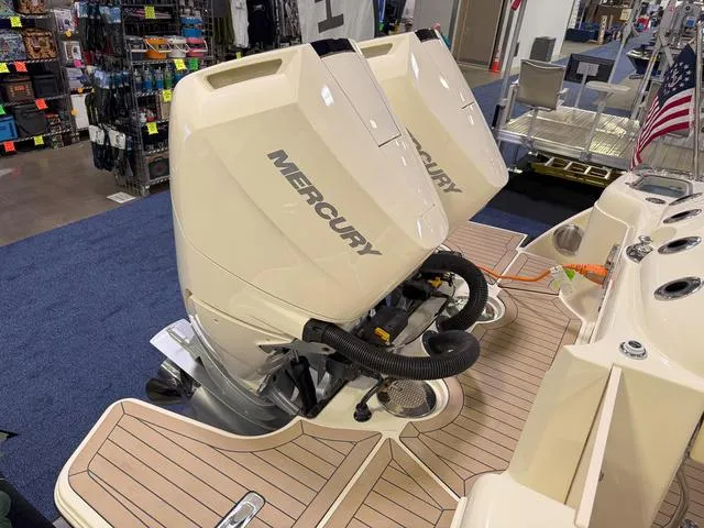 Slide: The Image of Chris-Craft Calypso 32 2025 - 4