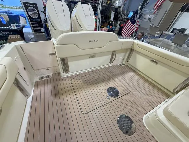 Slide: The Image of Chris-Craft Calypso 32 2025 - 6