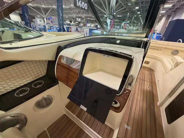 Slide: The Image of Chris-Craft Launch 31 GT 2025 - 21