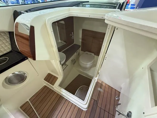 Slide: The Image of Chris-Craft Launch 31 GT 2025 - 22