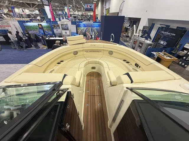 Slide: The Image of Chris-Craft Launch 31 GT 2025 - 24