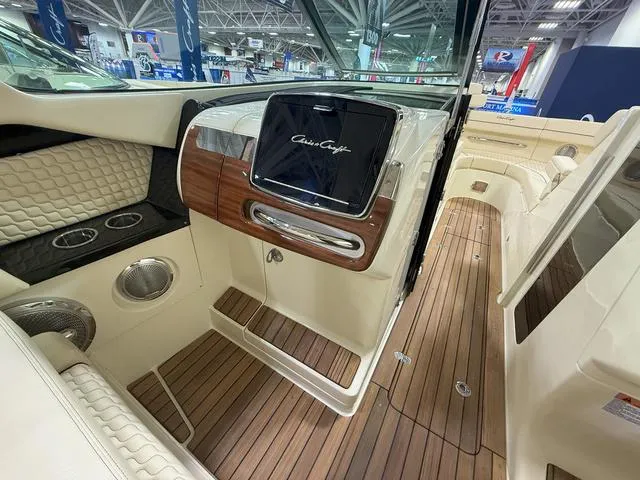 Slide: The Image of Chris-Craft Launch 31 GT 2025 - 20