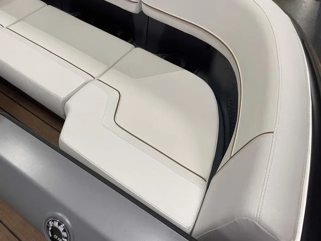 Slide: The Image of Luxurious seating on 2024 Manitou EXPLORE 24 MAX SGP DUAL ENGINE boat. - 10