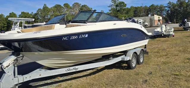 Slide: The Image of Sea Ray 21SPX-OB Bimini 2019 - 100