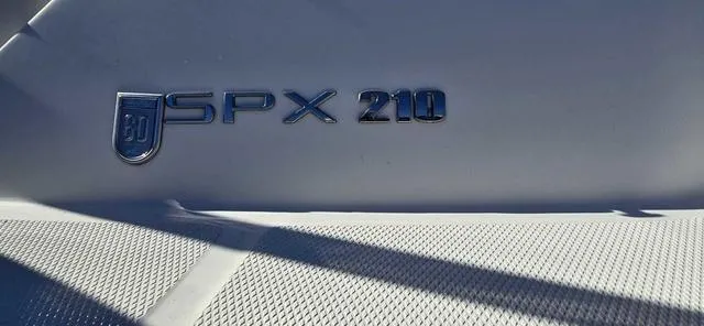 Slide: The Image of Sea Ray 21SPX-OB Bimini 2019 - 16