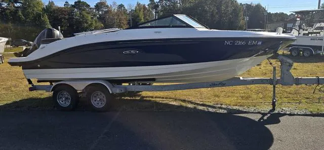 Slide: The Image of Sea Ray 21SPX-OB Bimini 2019 - 21