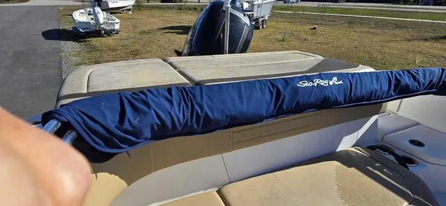 Slide: The Image of Sea Ray 21SPX-OB Bimini 2019 - 48