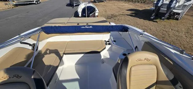 Slide: The Image of Sea Ray 21SPX-OB Bimini 2019 - 71