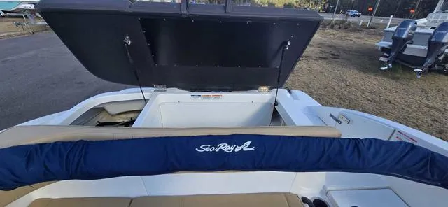 Slide: The Image of Sea Ray 21SPX-OB Bimini 2019 - 76