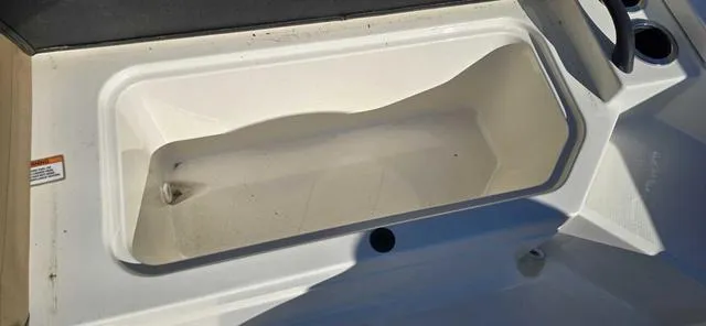 Slide: The Image of Sea Ray 21SPX-OB Bimini 2019 - 95