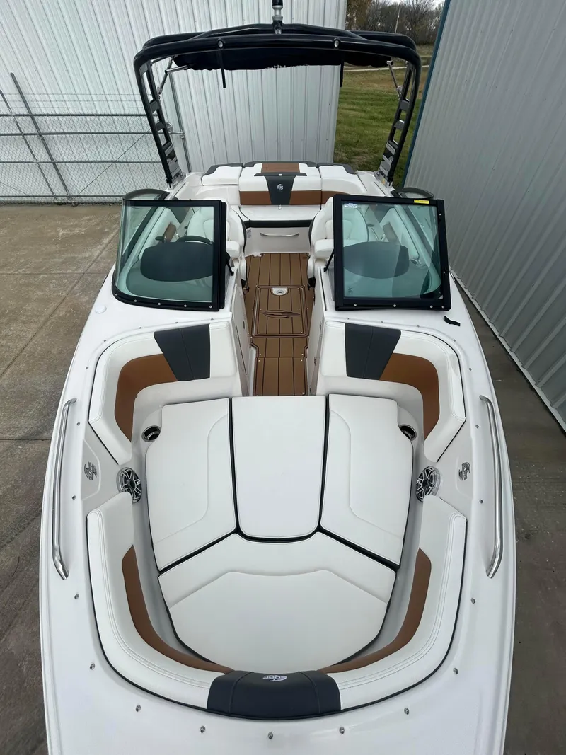 Slide: The Image of Chaparral 23 Surf 2025 - 11