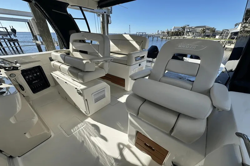Slide: The Image of Boston Whaler 380 Realm 2023 - 12