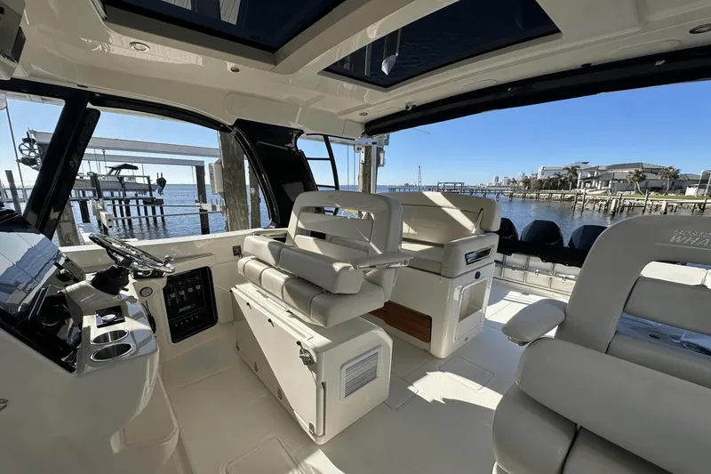 Slide: The Image of Boston Whaler 380 Realm 2023 - 13