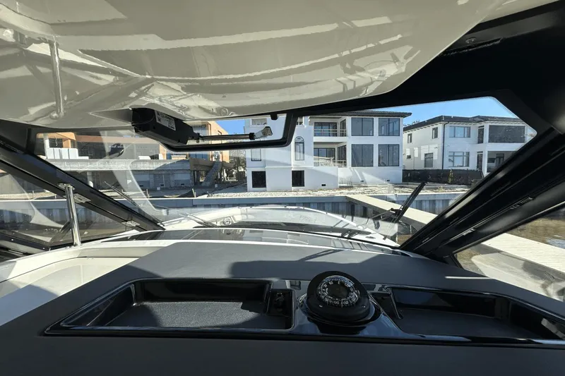 Slide: The Image of Boston Whaler 380 Realm 2023 - 19