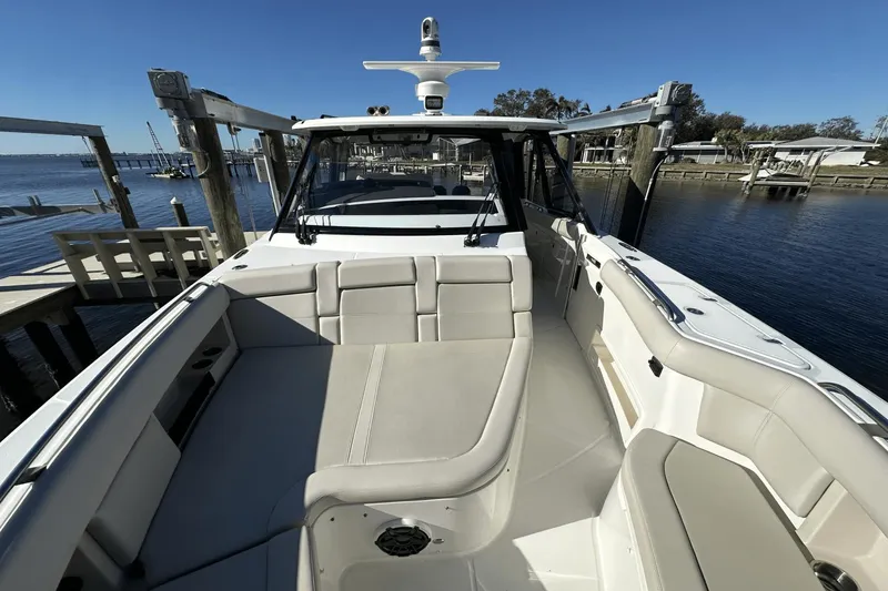 Slide: The Image of Boston Whaler 380 Realm 2023 - 26