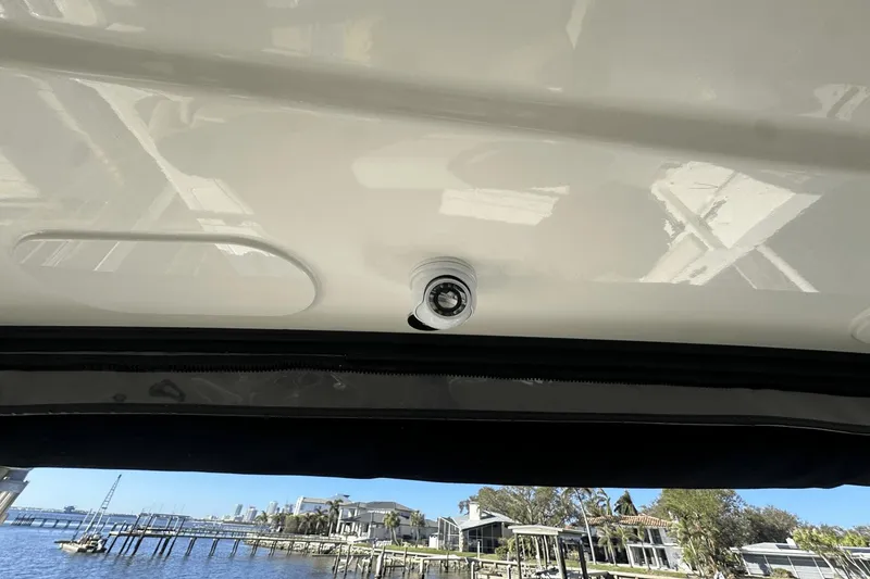 Slide: The Image of Boston Whaler 380 Realm 2023 - 39