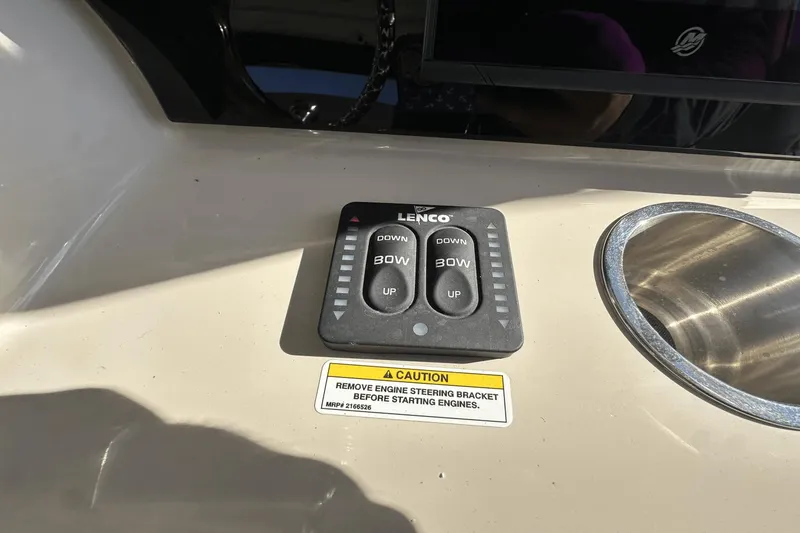 Slide: The Image of Boston Whaler 380 Realm 2023 - 41