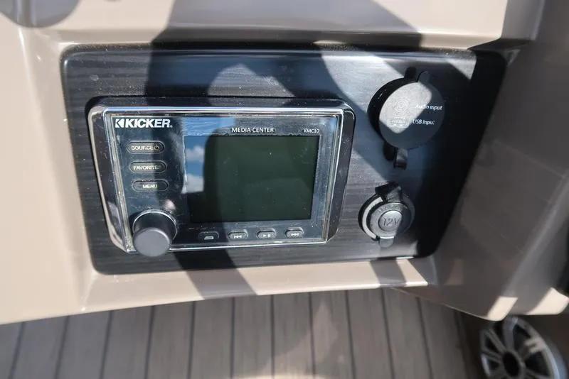 Slide: The Image of Kicker media center on 2018 Bennington 23SPDXP boat dashboard. - 26