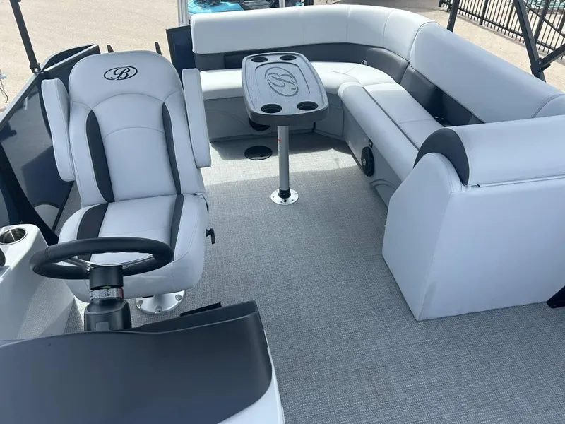 Slide: The Image of 2024 Bentley Legacy 200 XL - 2