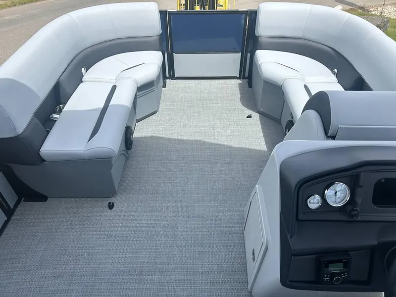 Slide: The Image of 2024 Bentley Legacy 200 XL - 3