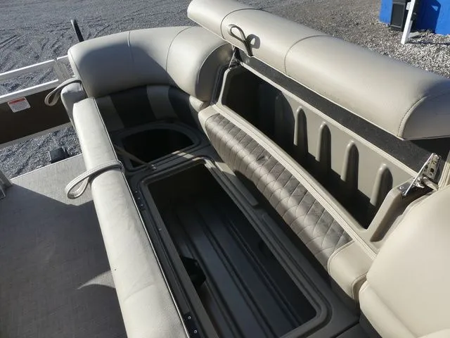 Slide: The Image of Sun Tracker SportFish 20 DLX 2025 - 16