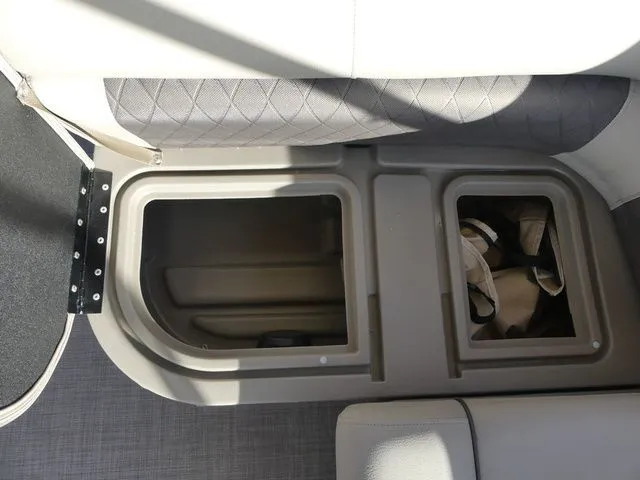 Slide: The Image of Sun Tracker SportFish 20 DLX 2025 - 26