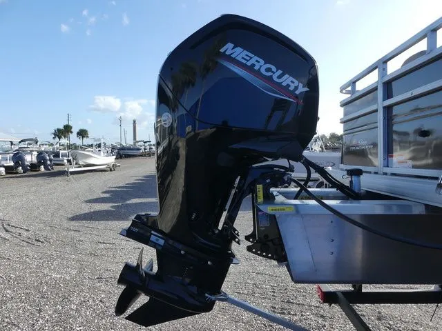 Slide: The Image of Sun Tracker SportFish 20 DLX 2025 - 42