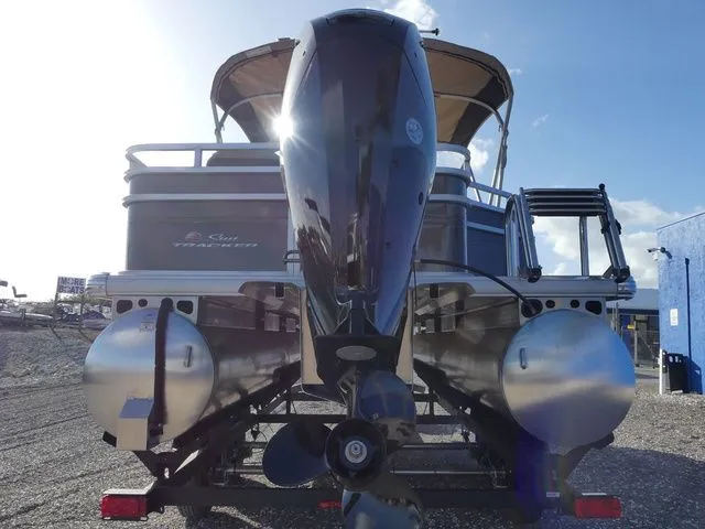 Slide: The Image of Sun Tracker SportFish 20 DLX 2025 - 43