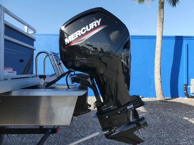 Slide: The Image of Sun Tracker SportFish 20 DLX 2025 - 44