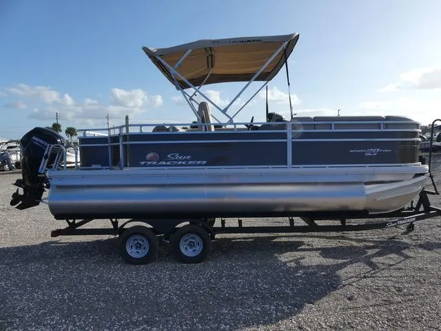 Slide: The Image of Sun Tracker SportFish 20 DLX 2025 - 8
