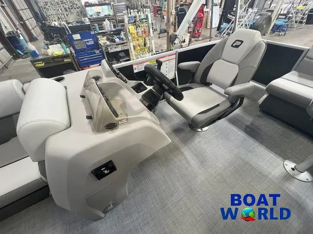 Slide: The Image of Princecraft 21 Sportfisher 2-S Pontoon & Mercury 4-Stroke EFI 2025 - 13