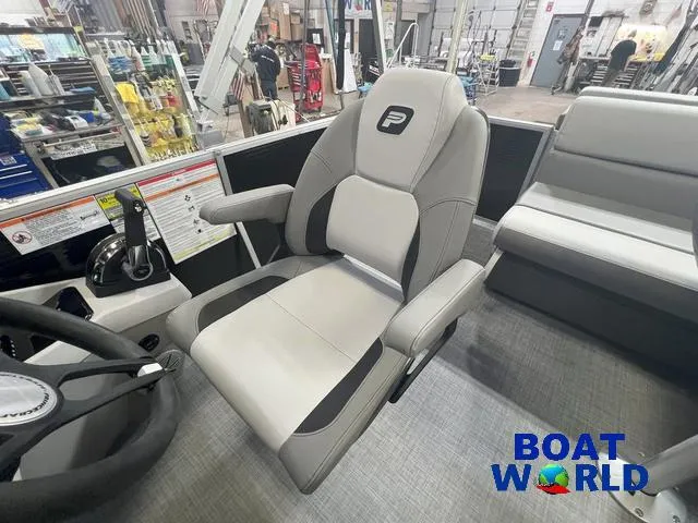 Slide: The Image of Princecraft 21 Sportfisher 2-S Pontoon & Mercury 4-Stroke EFI 2025 - 14