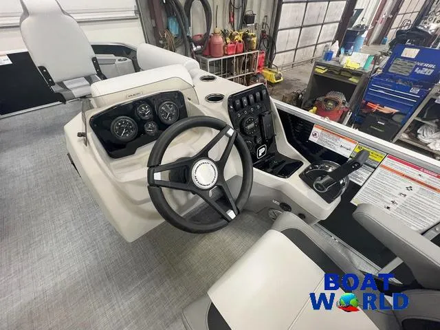 Slide: The Image of Princecraft 21 Sportfisher 2-S Pontoon & Mercury 4-Stroke EFI 2025 - 15